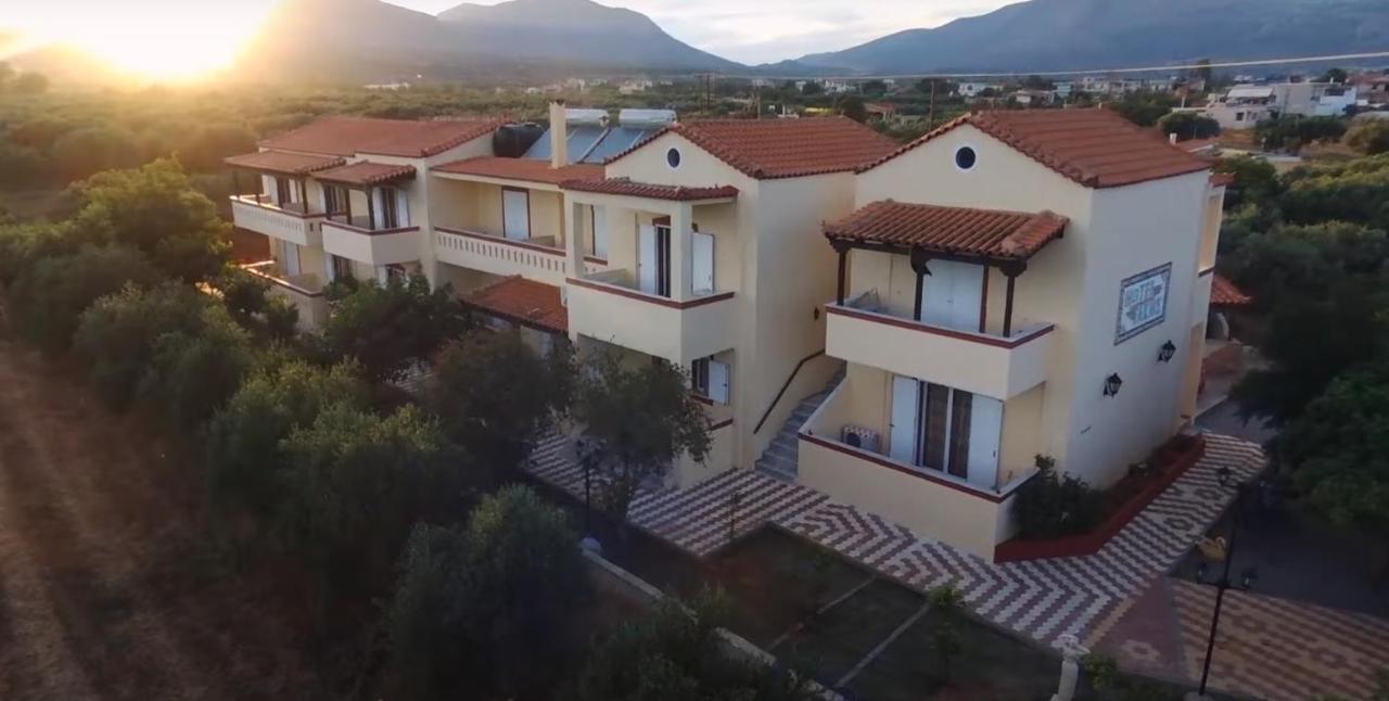 Hotel Takis Agios Georgios  エクステリア 写真