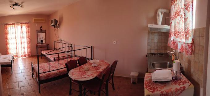 Hotel Takis Agios Georgios  エクステリア 写真