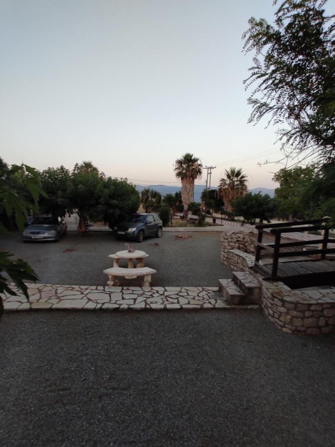 Hotel Takis Agios Georgios  エクステリア 写真